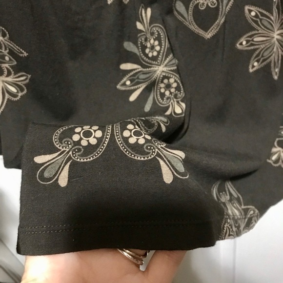 Ann Taylor Pretty V Neck Top 3/4 Length Sleeves - Picture 5 of 7